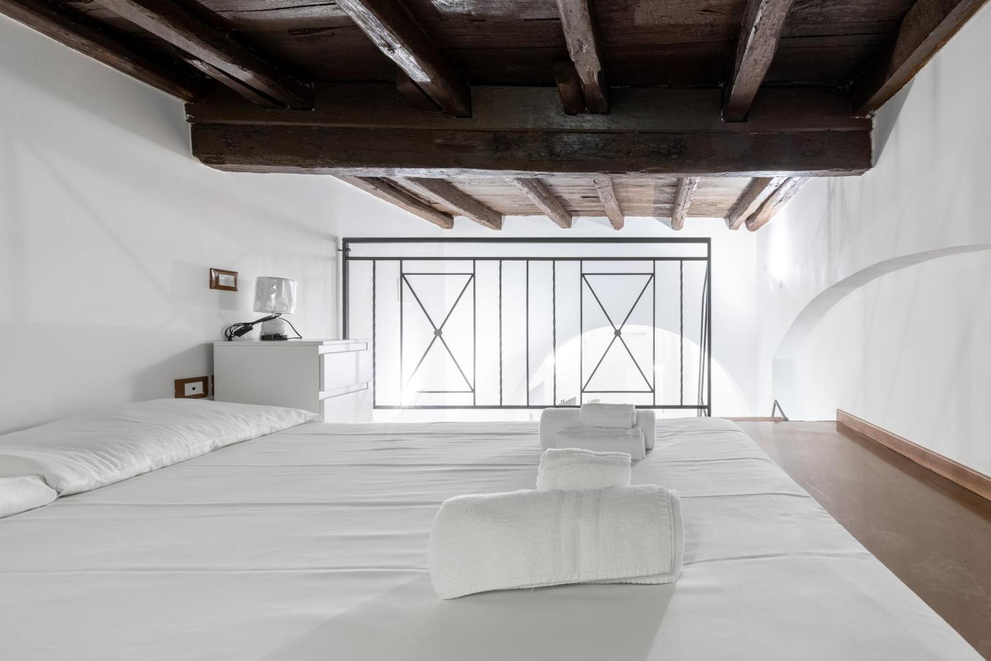 Lovely Studio Apartment - Capocci Roma Eksteriør bilde