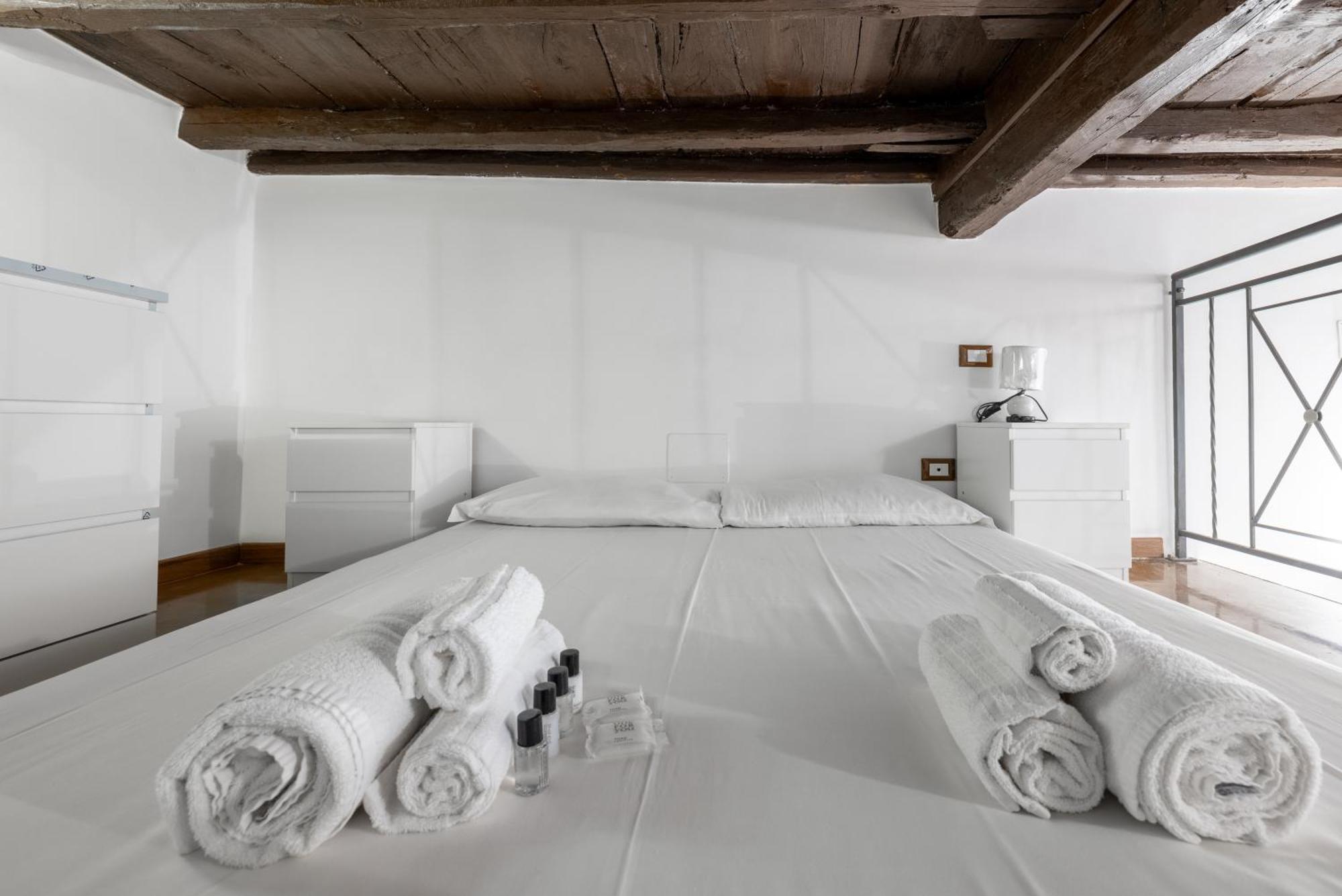 Lovely Studio Apartment - Capocci Roma Eksteriør bilde
