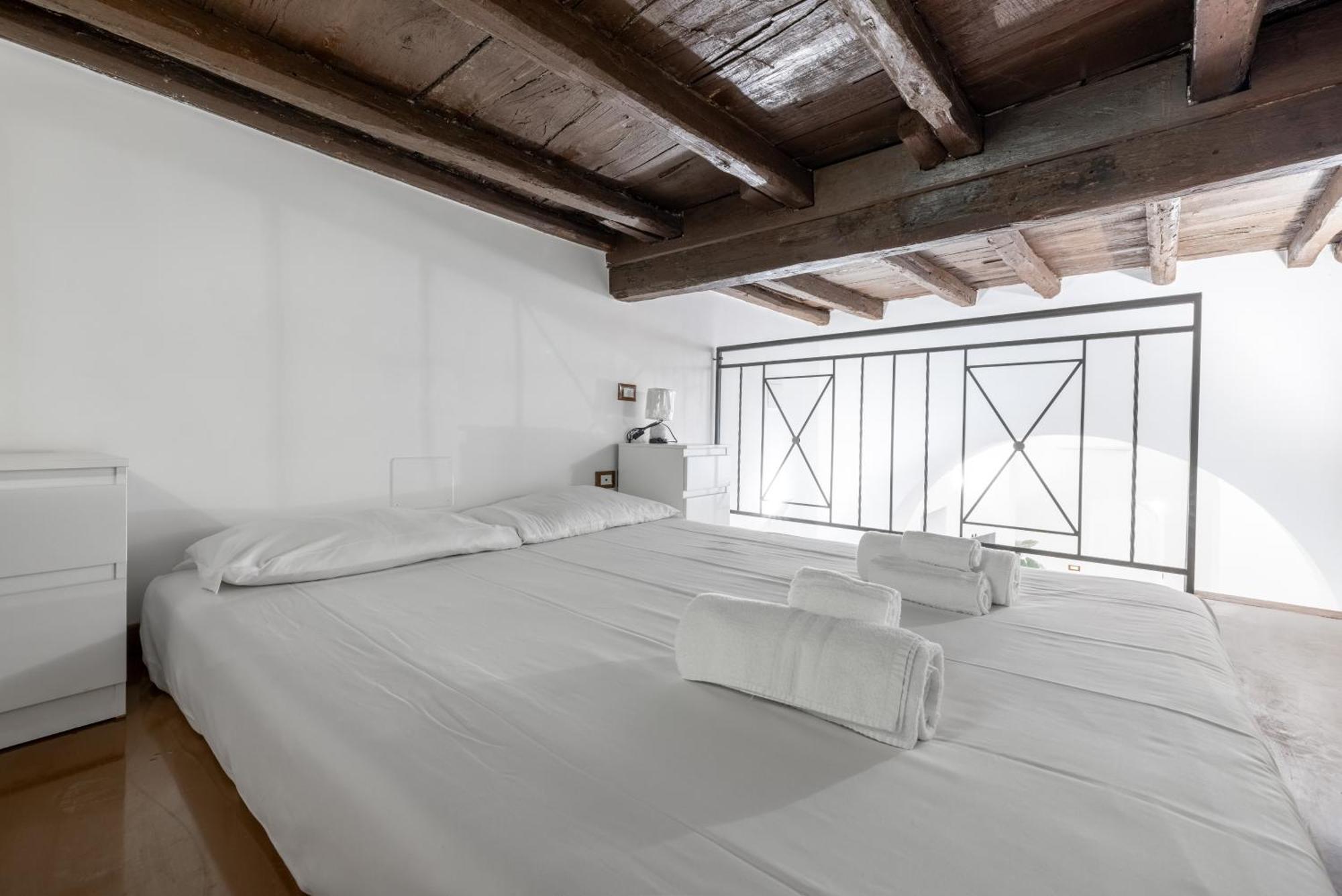 Lovely Studio Apartment - Capocci Roma Eksteriør bilde